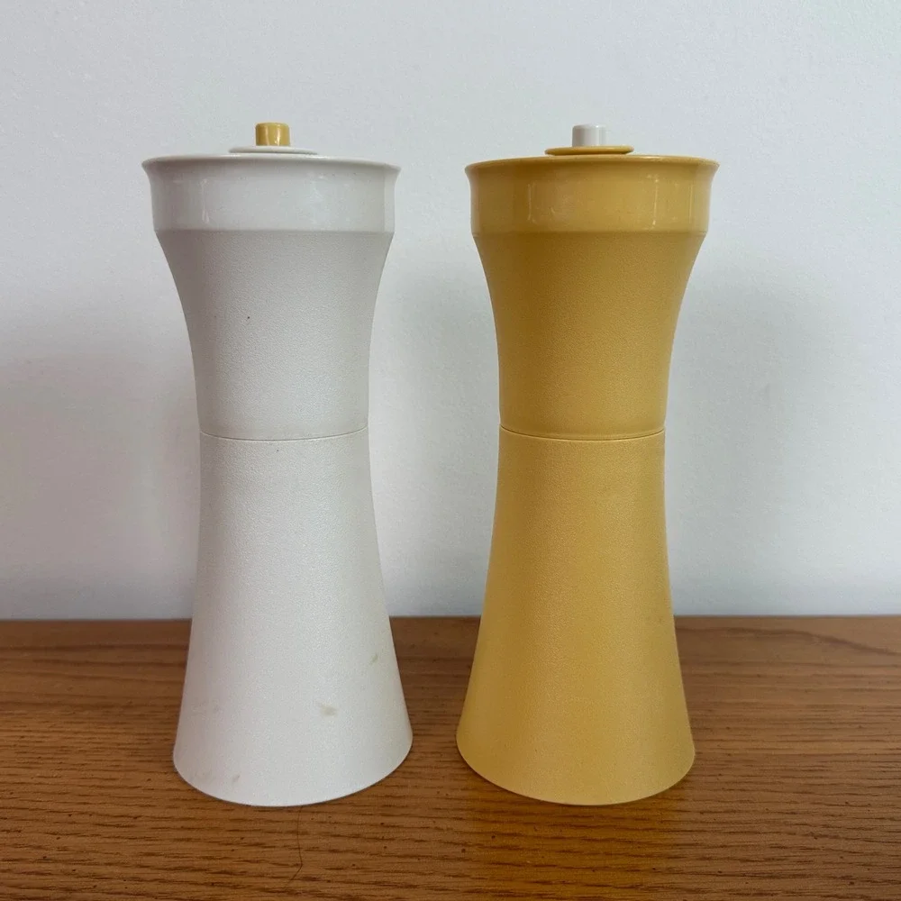 Tupperware‎ Vintage Oil & Vinegar Cruets Harvest Gold Cream with lids